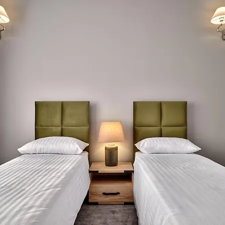 Pałac 2* Bedlewo