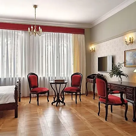 Palac Potockich W Bedlewie 2*